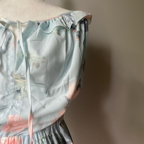 Floral Open Back Romper - Picture 5 of 7